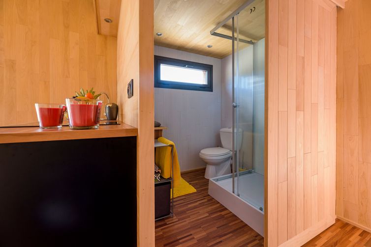 Vue salle de bain maison bois en kit Corse